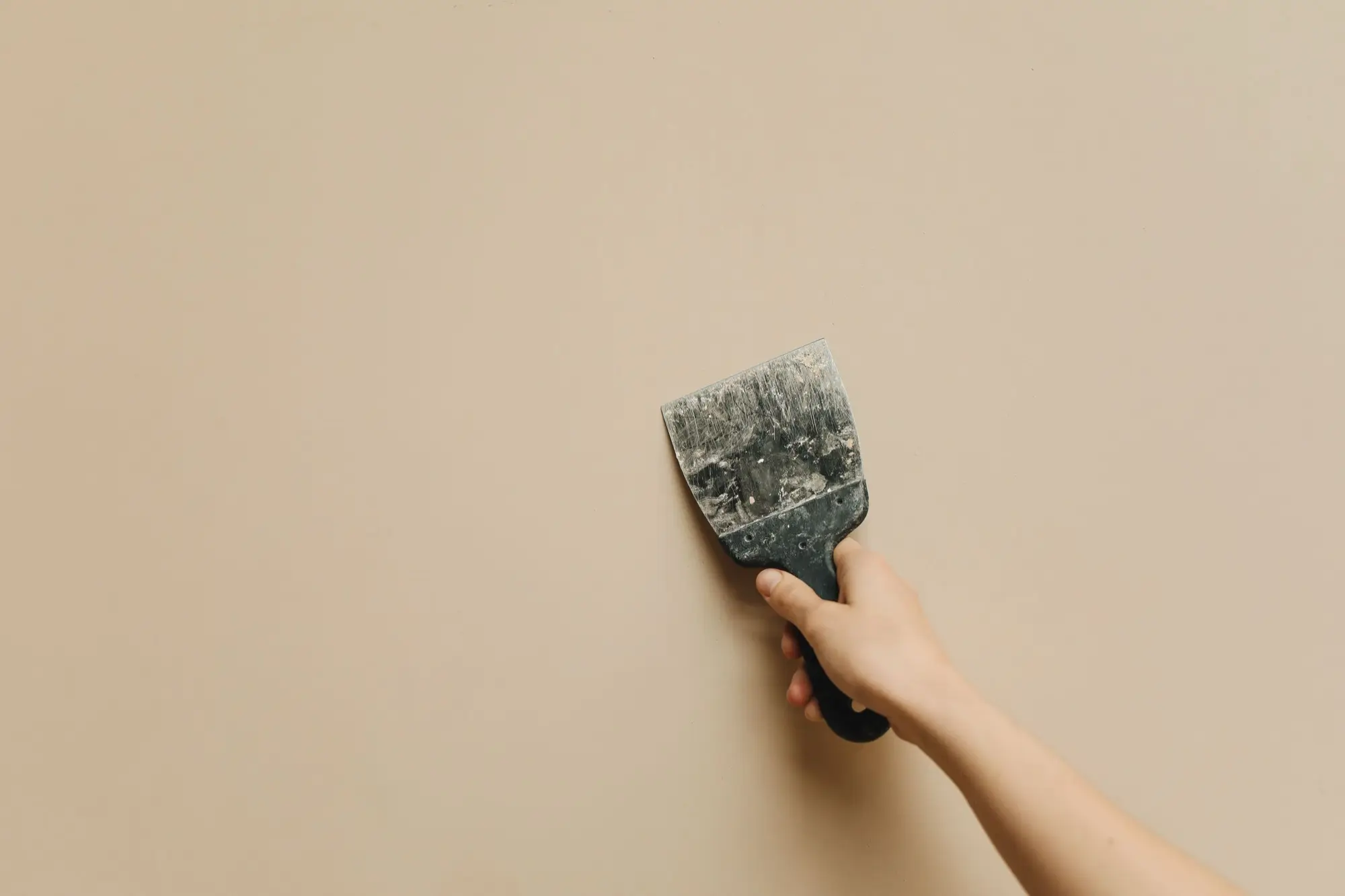 Rolling a ceiling out in a Quakers Hill home